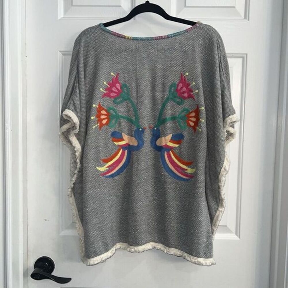 Woman's‎ Judith March Pullover Top Birds Embroidered Small Beachy
